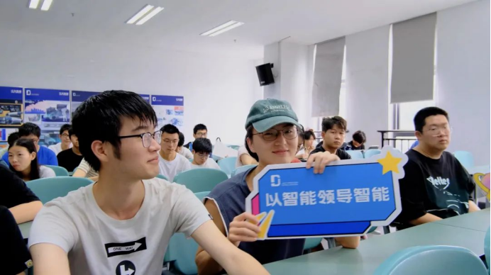 江淮汽车主动拥抱新世代，与年轻人共创赋予未来出行更多可能