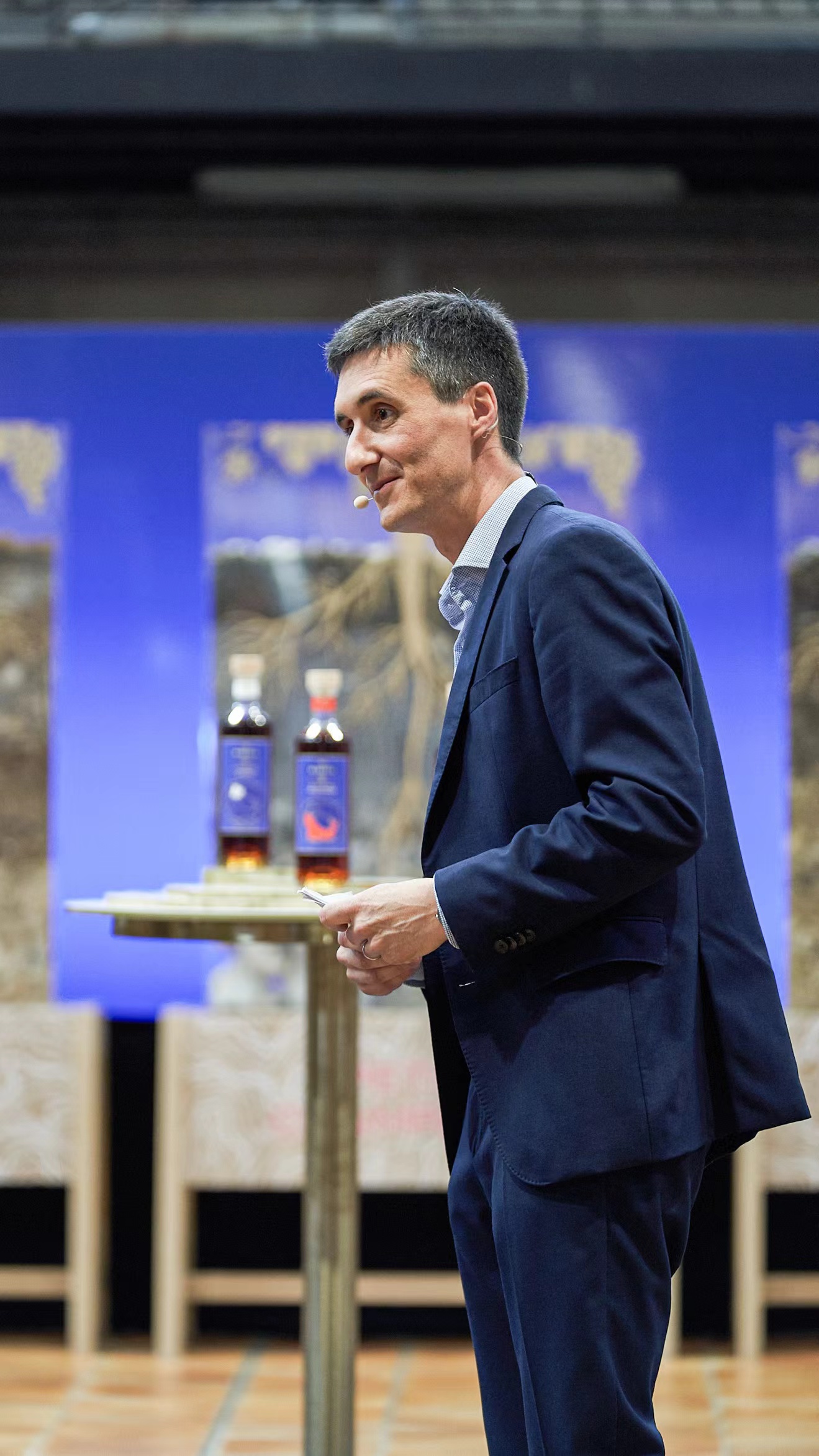 06-马爹利首席酿酒师Christophe Valtaud.jpeg