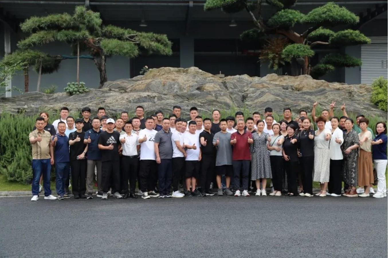 携手共进，共创辉煌，杨国福代理商年中大会圆满召开