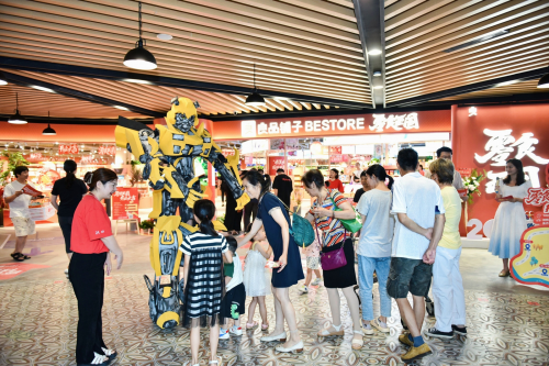 良品铺子新开1200平大店，这些服务细节好感度拉满