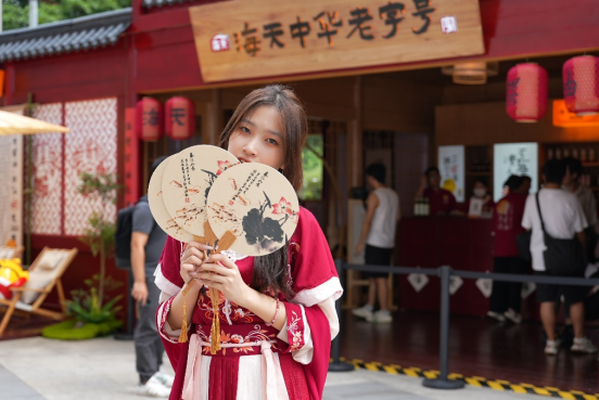 海天酱油冰淇淋快闪店出圈！百年老字号创新玩法打动年轻人的心！