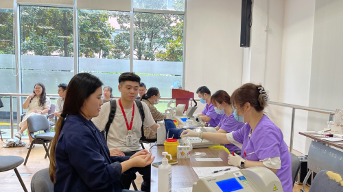 旺旺集团员工积极献血，共同传递生命温暖