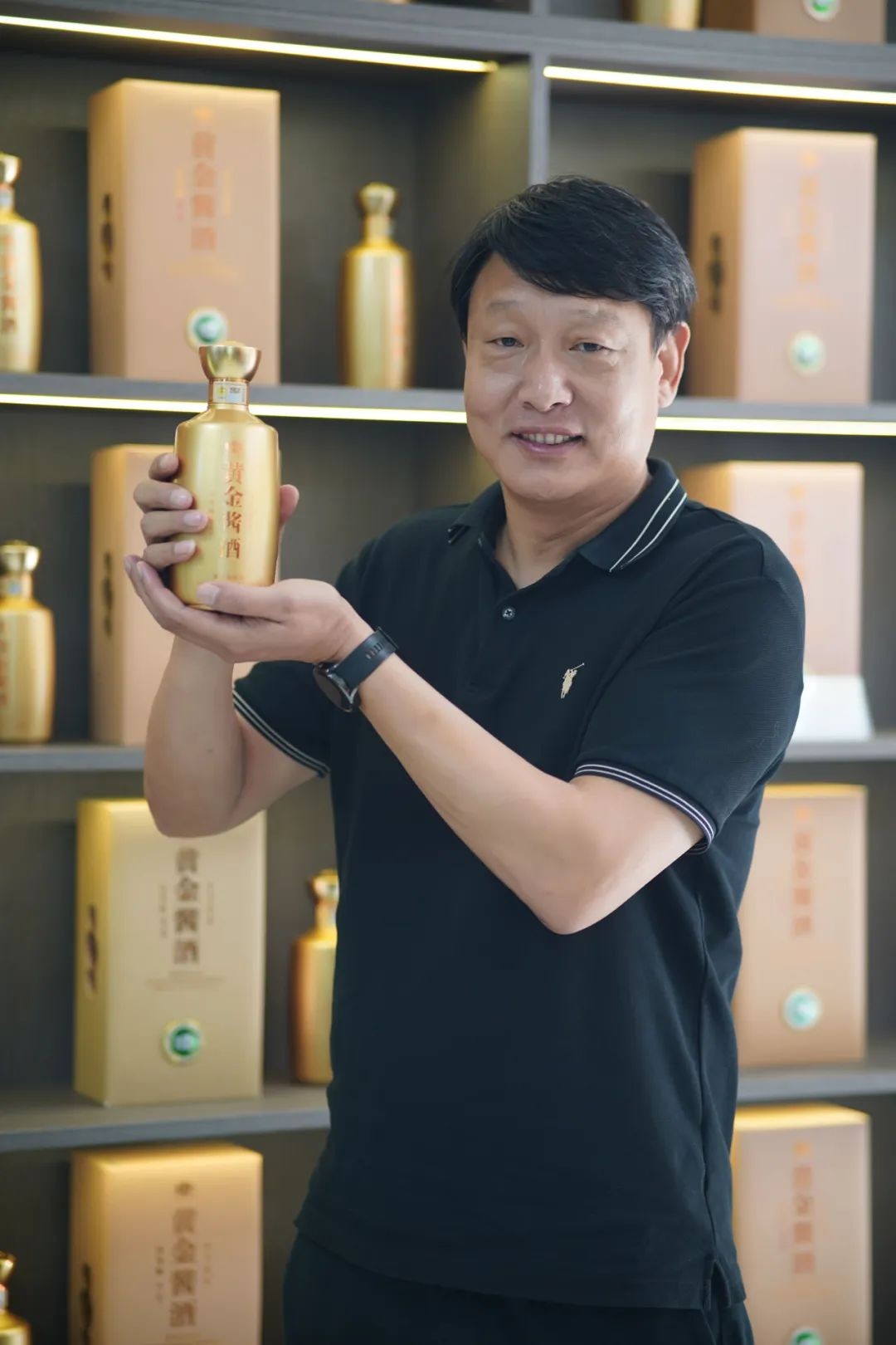 黄金盟友荟 | 梁建：喝好酒，卖好酒，以品质黄金酱酒，广交天下朋友