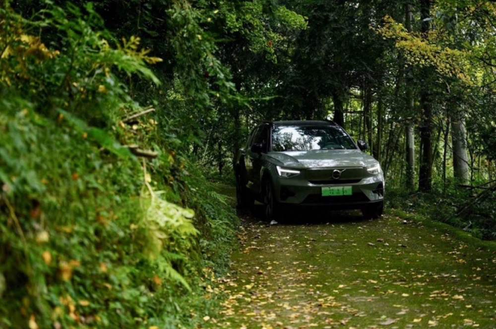 沃尔沃汽车XC40纯电，女生心中的理想之车！
