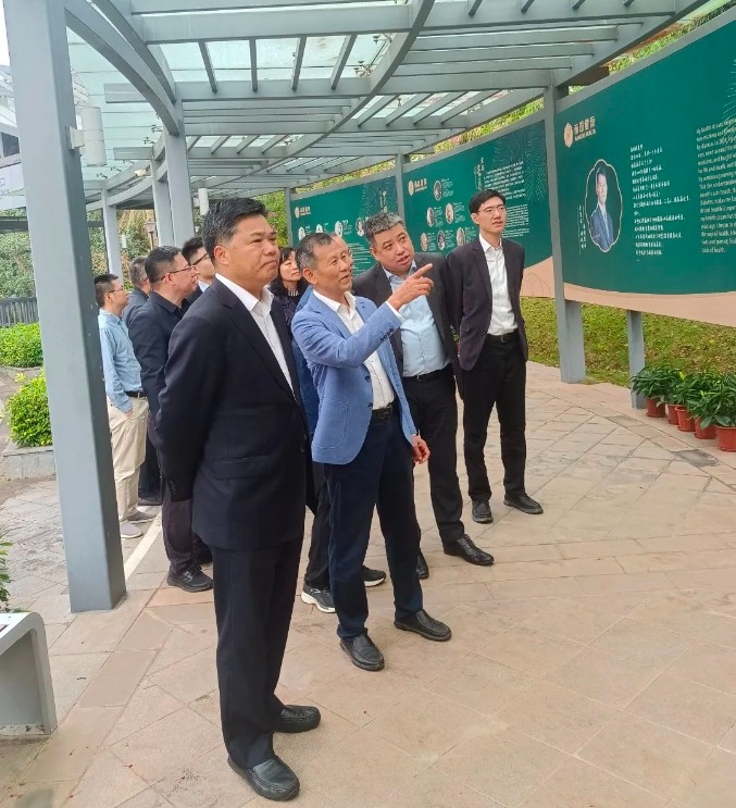 商务部副部长盛秋平一行到南国健康产业园调研