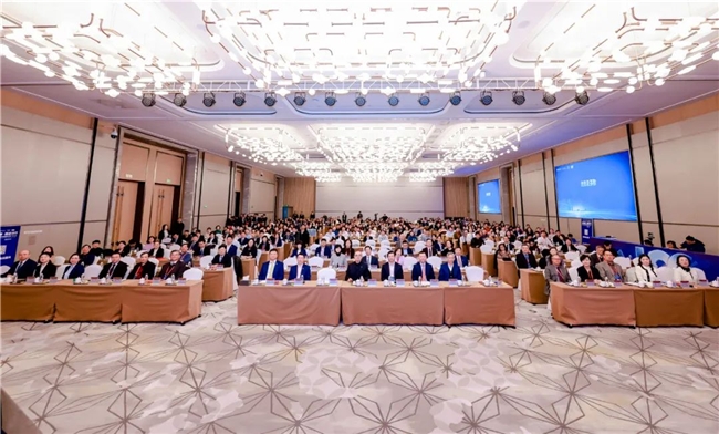 爱尔眼科举办第二届角膜及眼表疾病国际论坛，推动眼科医学国际交流