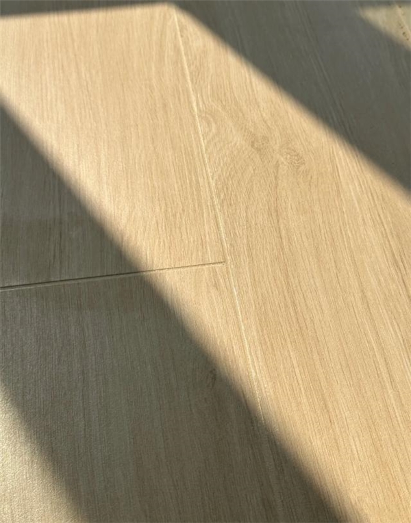 美缝剂十大品牌：木纹砖为什么要选老顽固美缝?品质与美观的双重保障