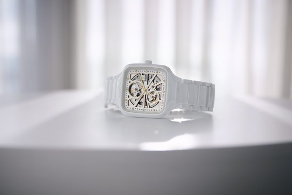 05 True Square真我系列“白方”开芯机械腕表.jpg