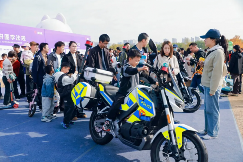 警企同心！雅迪助力西安公安，打造沉浸式警营开放新体验