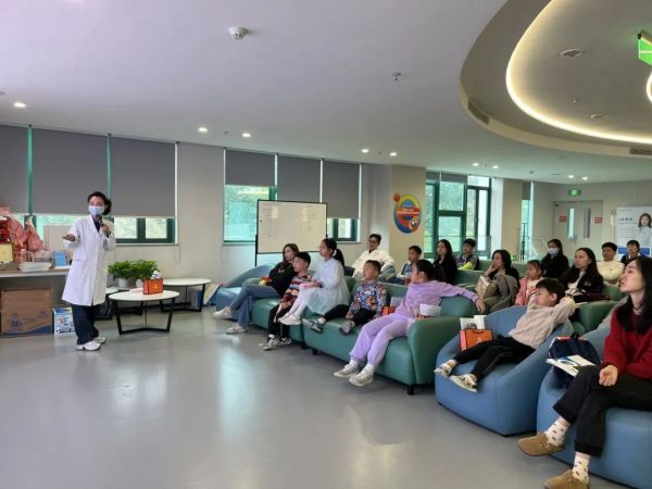 普瑞眼科崔兰主任提醒：儿童视力问题需早干预，科学防控是关键