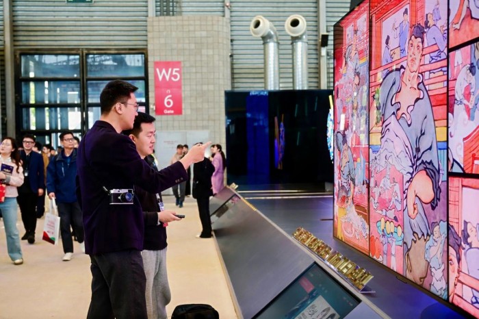 客厅WALL时代，海信百吋电视重新定义家的“第四面墙”
