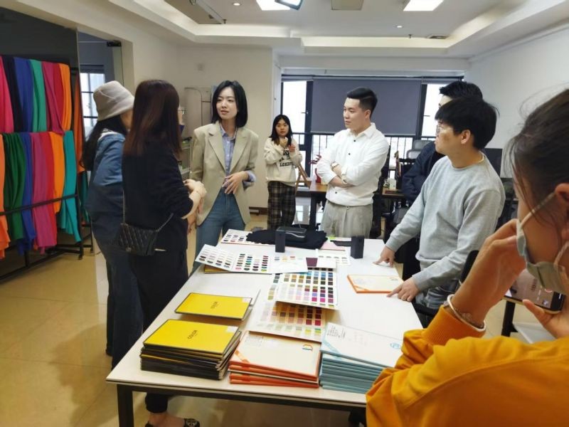 央视《经济半小时》聚焦“对布机器人”：AI技术重塑纺织业供应链