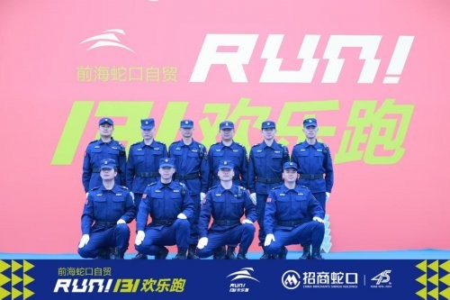 平凡岗亭里的守护星光