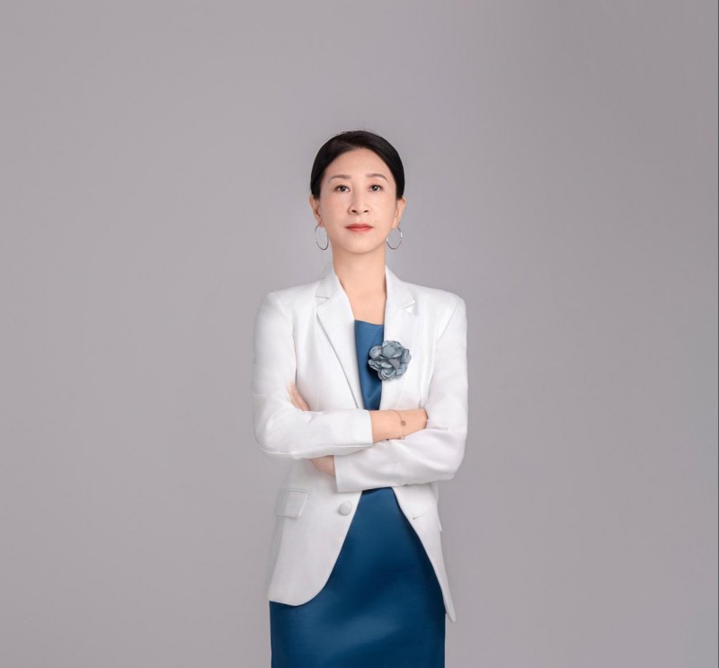 吉林省修源药业有限公司董事长、上海吉林商会执行会长艾丽敏女士