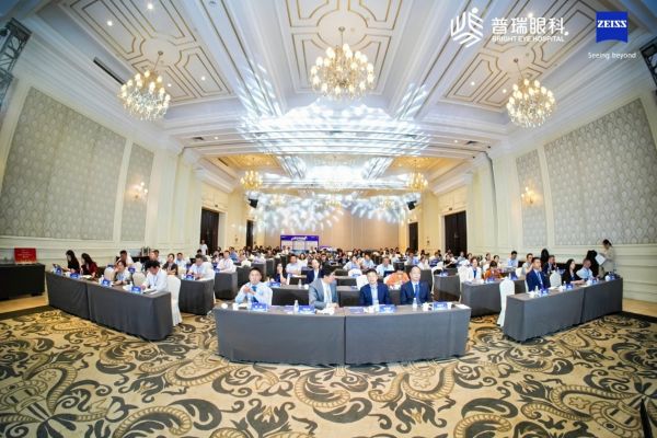 深圳普瑞眼科徐洋涛院长荣获SMILE pro手术质量先锋奖