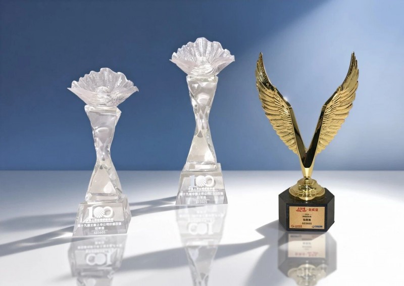 连续成长力与ESG实力再获权威认证，珀莱雅股份斩获“金质量”与“双百强”荣誉