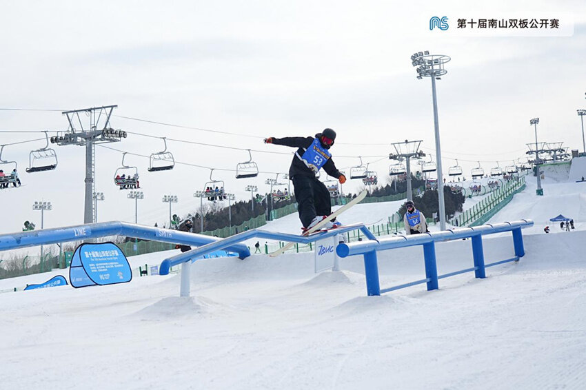 第十届南山双板公开赛圆满落幕,青少年新秀展露锋芒