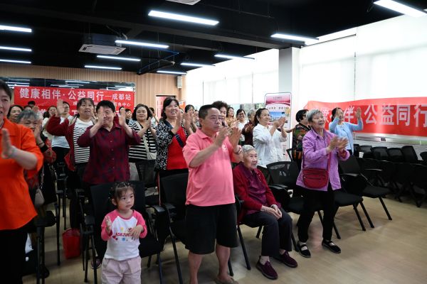 图5 全体健康操.jpg