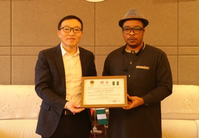 尼日利亚驻华大使馆向神州租车授予双项荣誉 中尼二手车出海合作迈出关键一步