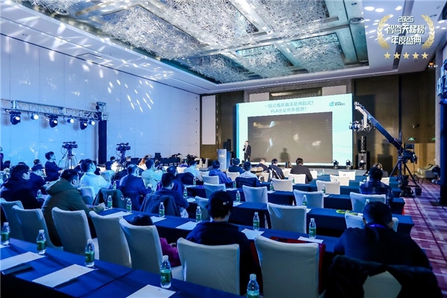 规则即将改写！文远知行零接管两连冠，韩旭用GENESIS点醒智驾圈