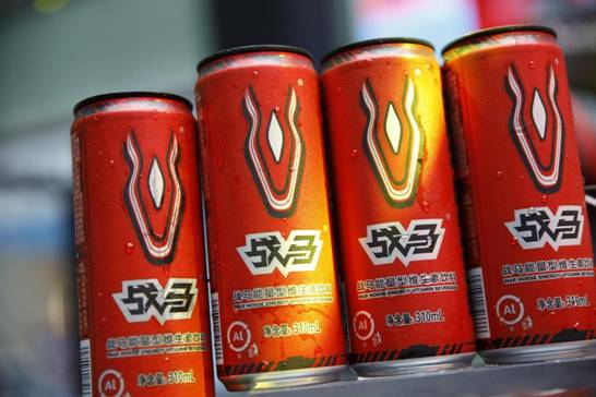 以满格活力迎接挑战，这罐功能饮料成春日好搭子