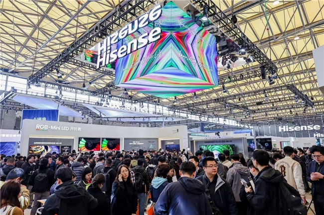 连续3年百吋出货量第一，海信AWE2026大屏显示技术再攀高峰