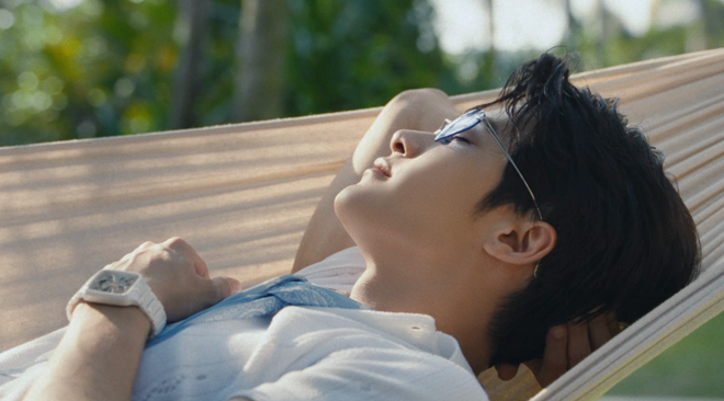 04 檀健次演绎真我系列开芯机械腕表“极光白”.png