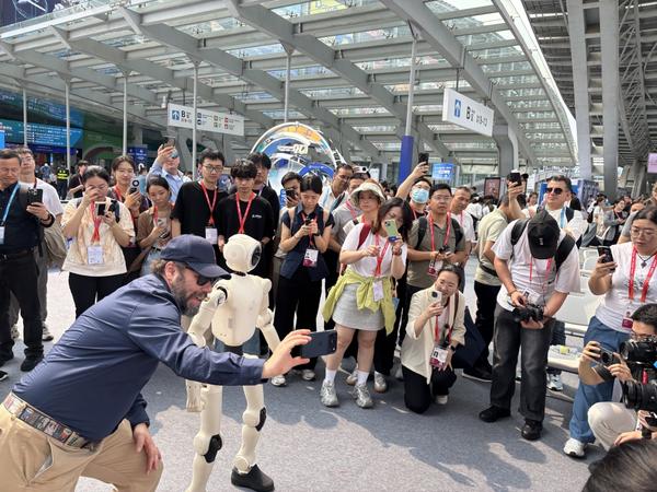 广交会境外采购商超21万 采购商们为何青睐中国企业？