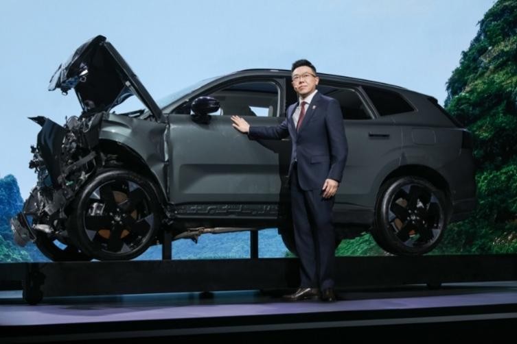 沃尔沃XC7099周年感恩版24.99万起正式上市，豪华中大型SUV搅局者！