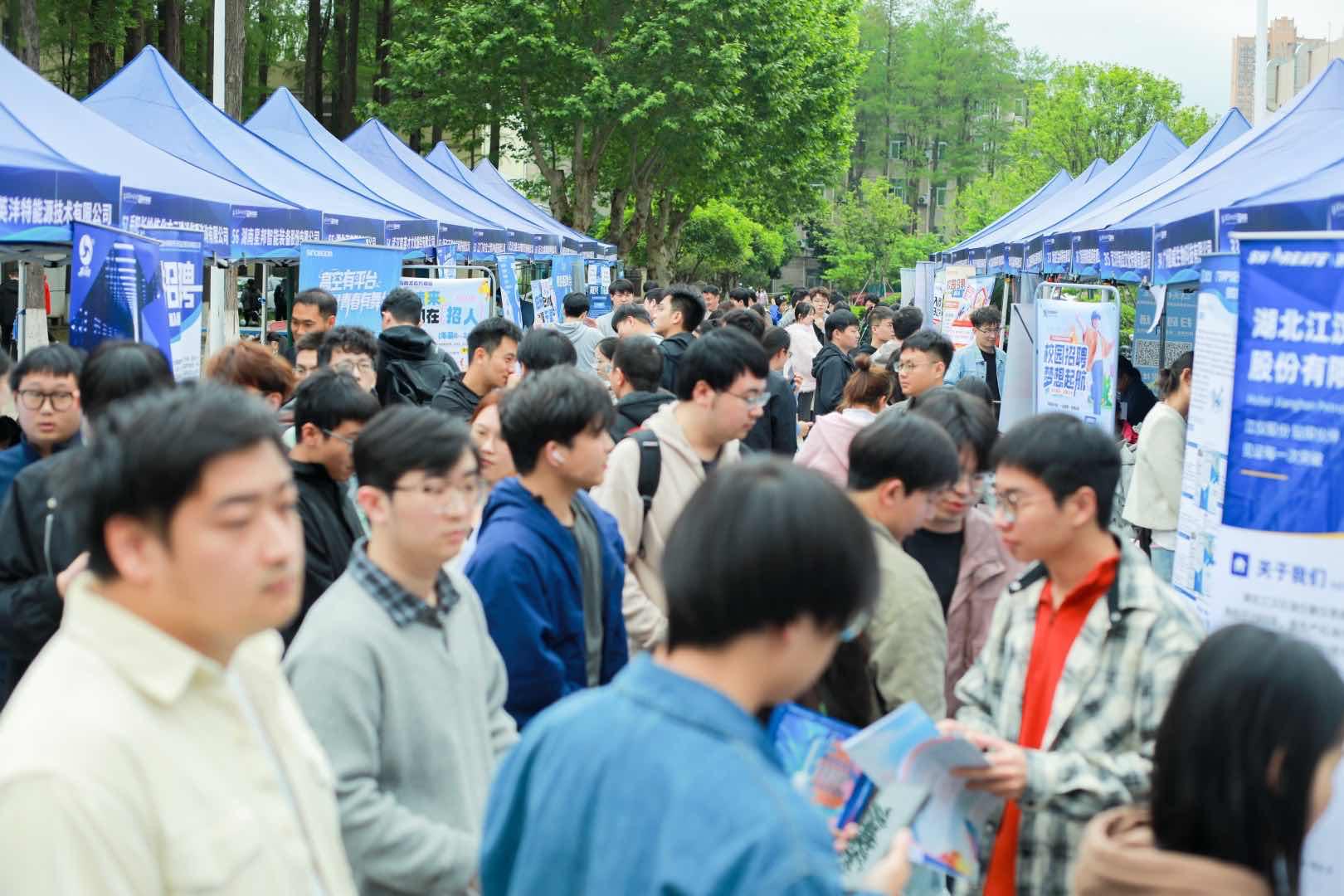 赴武汉揽才 话乡情聚智|安义县2026年“百场校招”武汉引才活动圆满举办