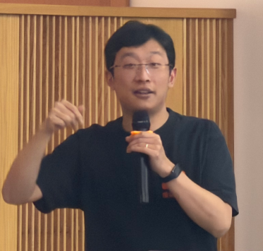 人保寿险上海分公司开展孤独症家庭公益讲座活动