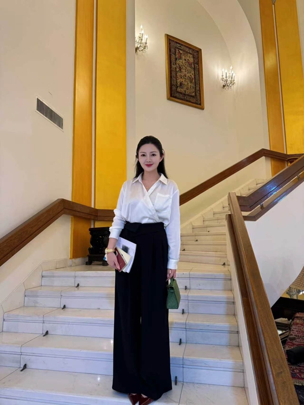 亚特餐饮发展有限公司联合创始人王一涵出席国际交流活动，传递民营企业温暖善意