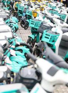 价格刺客、乱停乱放……共享单车乱象何解？