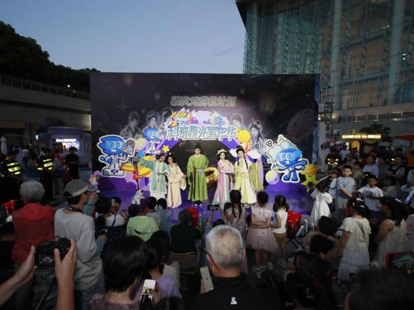 上海科技馆“科奇星光嘉年华”活动现场。新华社记者陈爱平 摄 
